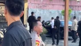 Beredar video memperlihatkan Presiden Jokowi mengunjungi Polsek Bukit Batu, Kabupaten Bengkalis, Riau. Hal tersebut menjadi viral di media sosial.