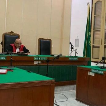 Profil Khamozaro Waruwu, Hakim PN Medan yang Rumahnya Kebakaran