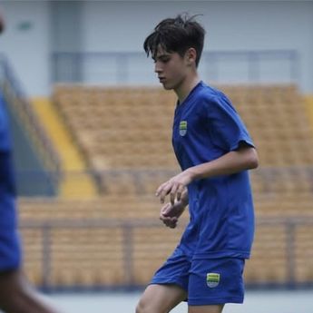 Anak Bojan Hodak Ikut Latihan Bareng Persib Bandung