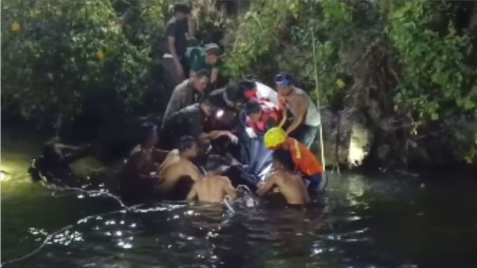 Viral Minibus Terjun ke Danau Toba, 1 Orang Meninggal Dunia