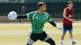 Emil Audero Posting Training Pakai Jersey Como 1907