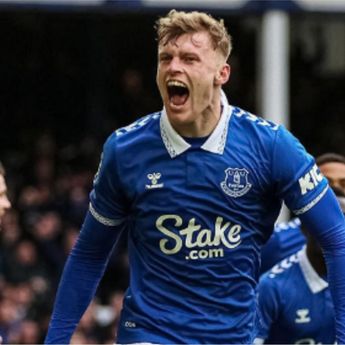 Everton Tolak Tawaran Manchester United Datangkan Jarrad Branthwaite