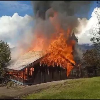 OPM Bakar Gedung Sekolah SMP Negeri Okbab di Papua