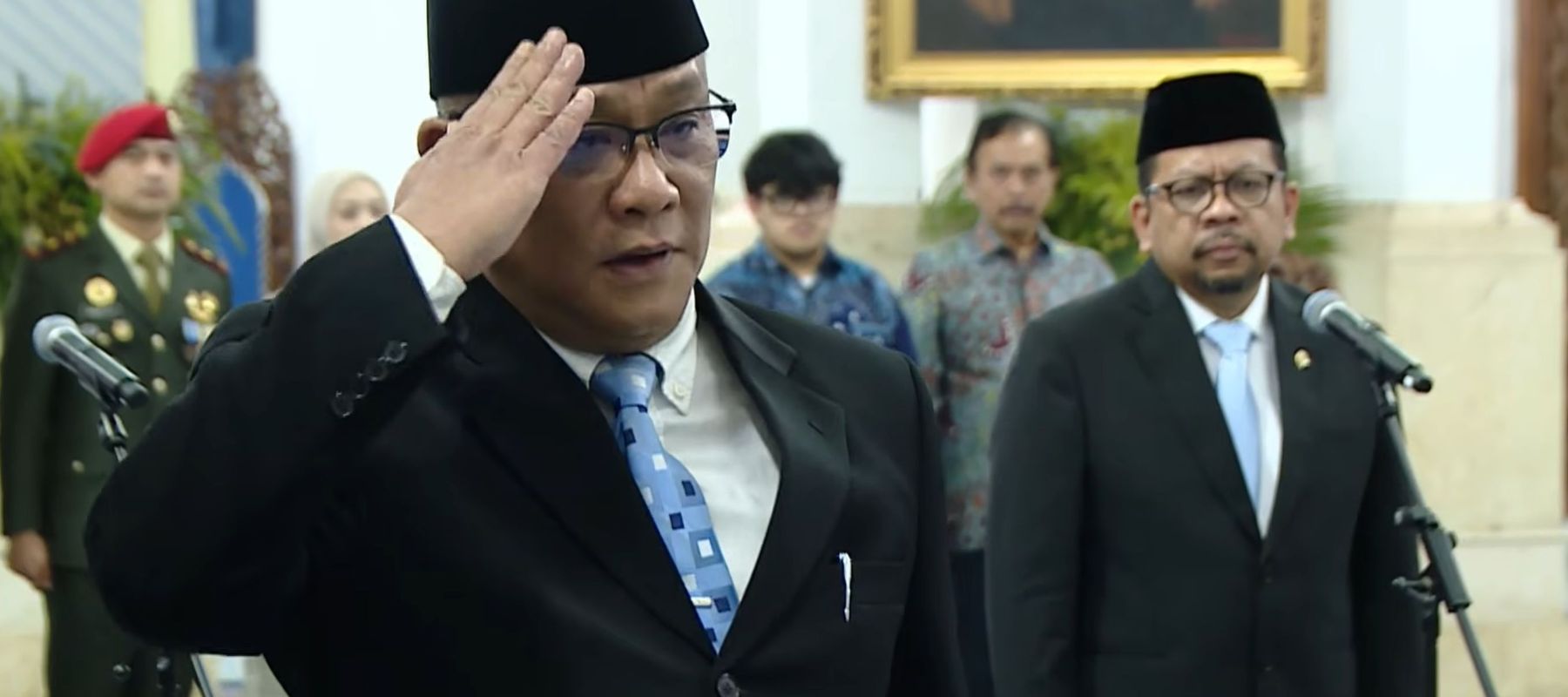 Muhammad Jumhur Hidayat baru saja dilantik Presiden Prabowo Subianto menjadi Menteri Lingkungan Hidup di Istana Negara pada Senin 27 April 2026.