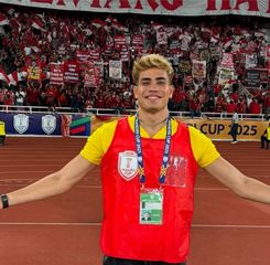 Selebgram Malaysia Aisar Khaled Diusir saat Minta Foto Bareng Suporter Timnas Indonesia di GBK