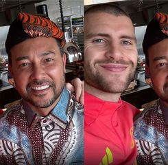 Potret Denny Landzaat Pakai Batik saat Kumpul Bareng Skuad Ajax Amsterdam