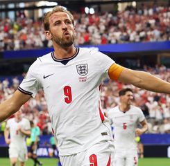 Eks Wasit Liga 1 Adham Makhadem Bikin Merana Inggris Usai Tolak Penalti Harry Kane