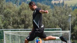 Denny Landzaat Resmi Gabung Ajax Amsterdam