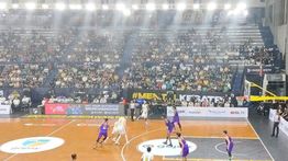 Kesatria Bengawan Solo Menang Dramatis Atas Tangerang Hawks Basketball