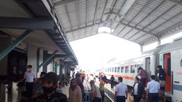 Kemenhub Sesuaikan Layanan Commuter Line Merak, Antisipasi Lonjakan Penumpang Mudik Lebaran 2025