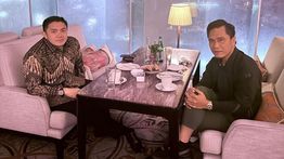 Seskab Teddy Datangi Gus Miftah Jam 1 Pagi