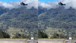 Viral Warga Papua Beli Mobil Diantar Pakai Helikopter