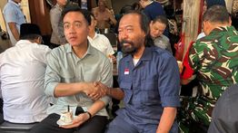 Viral Gibran Ketemu 'Surya Paloh' KW di Warung Kopi Pontianak