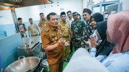 Gubernur Jateng Ahmad Luthfi Tinjau Langsung Dapur MBG di Jepara