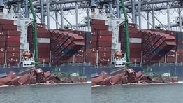 Puluhan Kontainer Jatuh ke Laut di Pelabuhan