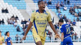 Hasil Super League: Persib Bandung Tekuk Arema FC dengan 10 Pemain