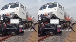 Fakta Kereta Api Tabrak Mobil Pickup, 2 Orang Dikabarkan Tewas