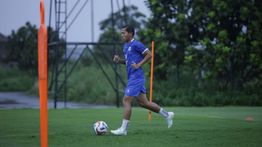 Adam Alis Absen 2 Pertandingan Persib, Cedera?