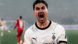 Kevin Diks Masuk Best XI Bundesliga Matchday ke-11