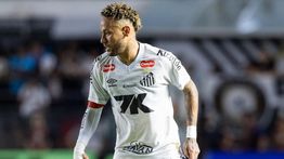 Kondisi Lagi Cedera, Neymar Selamatkan Santos dari Degradasi