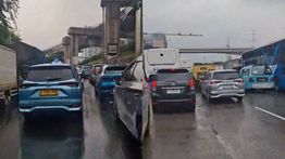 Lalu Lintas Cawang Lumpuh