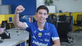 Dion Markx Jalani Latihan Perdana di Persib Bandung