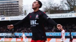 Maarten Paes Saksikan Miliano Jonathans Bobol Gawang Ajax Amsterdam