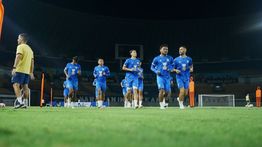 Persib Latihan Malam Selama Ramadhan, Hodak Pastikan Intensitas Tetap Maksimal