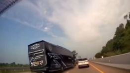 Bus PO Haryanto Tabrak 5 Mobil Pemudik di Tol Batang, 1 Orang Terluka