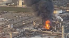 Kilang Minyak Terbesar di Amerika Serikat Terbakar