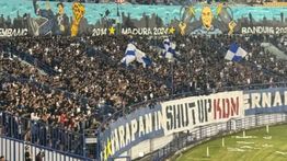 Suporter Persib Bandung Sindir Gubernur Jabar 'Shut Up KDM'