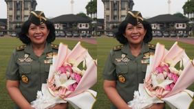 Dian Andriani tengah menjadi perbincangan hangat, ia merupakan dokter TNI sekaligus menjadi perempuan pertama yang memiliki pangkat Jenderal Bintang di TNI AD.