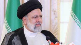 Presiden Iran Ebrahim Raisi dinyatakan meninggal dunia dalam insiden kecelakaan helikopter pada Senin, 20 Mei 2024. Ia tewas usai helikopter yang ditumpangi bersama Menlu Iran hilang kontak sejak Minggu sore dan akhirnya ditemukan dalam kondisi berke