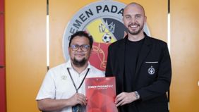 Mantan Pemain Manchester United, Charlie Scott resmi bergabung Semen Padang FC untuk mengarungi Liga 1 musim 2024/2024.