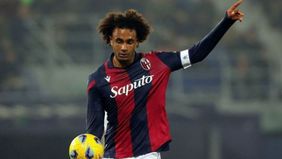 Manchester United selangkah lagi bakal mendatangkan pemain baru yaitu Joshua Zirkzee dari Bologna.