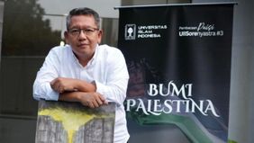 Rektor Universitas Islam Indonesia, Fathur Wahid, mencetuskan penghapusan gelar profesor dan gelar akademik lainnya.