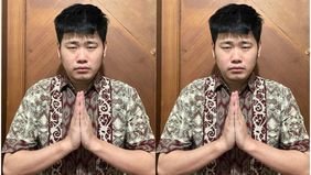 Salah satu Youtuber Indonesia, Winson Reynaldi tengah mendapatkan kecaman dari netizen setelah ia membuat konten menirukan Paus Fransiskus. Hal tersebut menjadi viral di media sosial.
