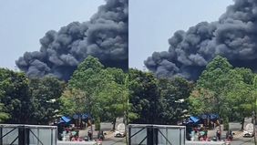 Kebakaran hebat melanda bangunan dan lapak pedagang di Jalan Utan Jati, Kampung Tebaci, Kelurahan Pegadungan, Kecamatan Kalideres, Jakarta Barat pada Rabu tadi, 2 Oktober 2024, pukul 12.17 WIB.