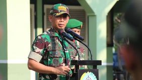 Letkol Devy Kristiono dipilih menjadi ajudan Wakil Presiden Gibran Rakabuming Raka dari satuan TNI AD. Hal tersebut disampaikan langsung oleh Kepala Dinas Penerangan Angkatan Darat Brigjen TNI Wahyu Yudhayana.