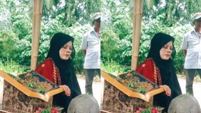 Misramolai penyanyi asal Minang kini tengah menjadi perbincangan hangat, pasalnya ia syuting video klip tempat di makam Nia gadis penjualan gorengan. Hal tersebut menjadi viral di media sosial.