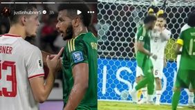 Pemain belakang Timnas Indonesia, Justin Hubner membagikan momen ketika terlibat cekcok dengan kapten Arab Saudi yaitu Ali Al Bulayhi.