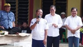 Calon Gubernur dan Wakil Gubernur Sulawesi Selatan nomor urut dua Andi Sudirman Sulaiman-Fatmawati Rusdi unggul dalam Quick Count Indikator Politik mencapai 76.42 persen.