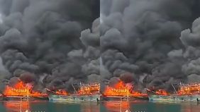 Beredar video memperlihatkan dua kapal terbakar hebat di Pelabuhan Perikanan Masami, Desa Ketapang, Kecamatan Kalipuro, Kabupaten Banyuwangi. Hal tersebut menjadi viral di media sosial.