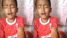 Beredar video memperlihatkan seorang bocah nangis kejer saat mengetahui Shin Tae Yong dipecat jadi pelatih Timnas Indonesia. Hal tersebut menjadi viral di media sosial.