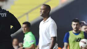 PSSI resmi menunjuk legenda Timnas Belanda, Patrick Kluivert sebagai pelatih baru Timnas Indonesia menggantikan Shin Tae-yong yang diberhentikan beberapa hari lalu.