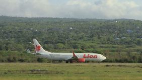 Seorang wanita berinisial ADJ (26) mengalami kejadian tidak terduga setelah emas dalam kopernya hilang saat melakukan perjalanan menggunakan pesawat Lion Air rute Makassar-Kendari.