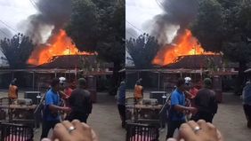 Video memperlihatkan kebakaran hebat yang menimpa Asrama Lompobattang Makassar terbakar hebat. Hal tersebut menjadi viral di media sosial.