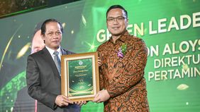 Direktur Utama PT Pertamina (Persero) Simon Aloysius Mantiri berhasil meraih penghargaan Green Leadership Utama dari Kementerian Lingkungan Hidup (KLH)/ Badan Pengendalian Lingkungan Hidup Republik Indonesia.