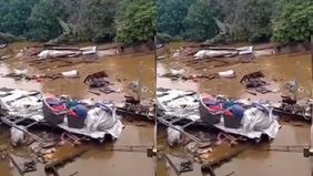 Beredar video memperlihatkan sebuah rumah yang terbawa arus banjir di Sungai Ciliwung. Hal tersebut menjadi viral di media sosial.