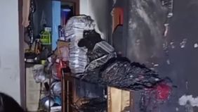 Beredar video memperlihatkan belasan rumah dibakar secara acak oleh seorang bocah berusia sembilan tahun. Hal tersebut menjadi viral di media sosial.
